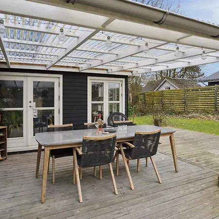 Hébergement de vacances Aksinja - 700m From The Sea By Interhome *